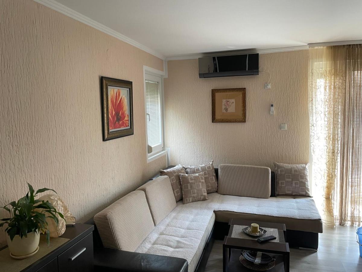 Studio Apartment For Rent In Будва Екстер'єр фото