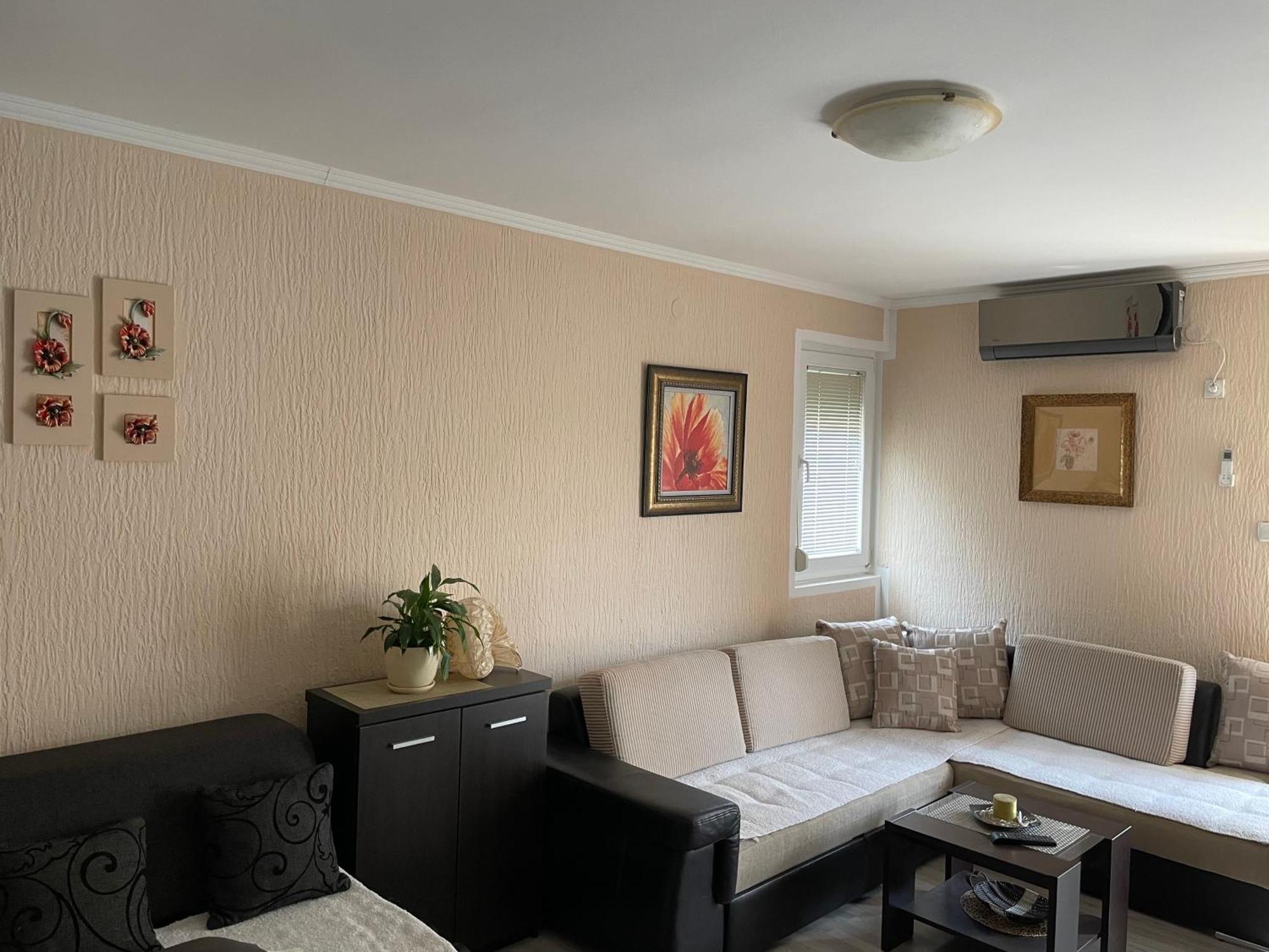 Studio Apartment For Rent In Будва Екстер'єр фото