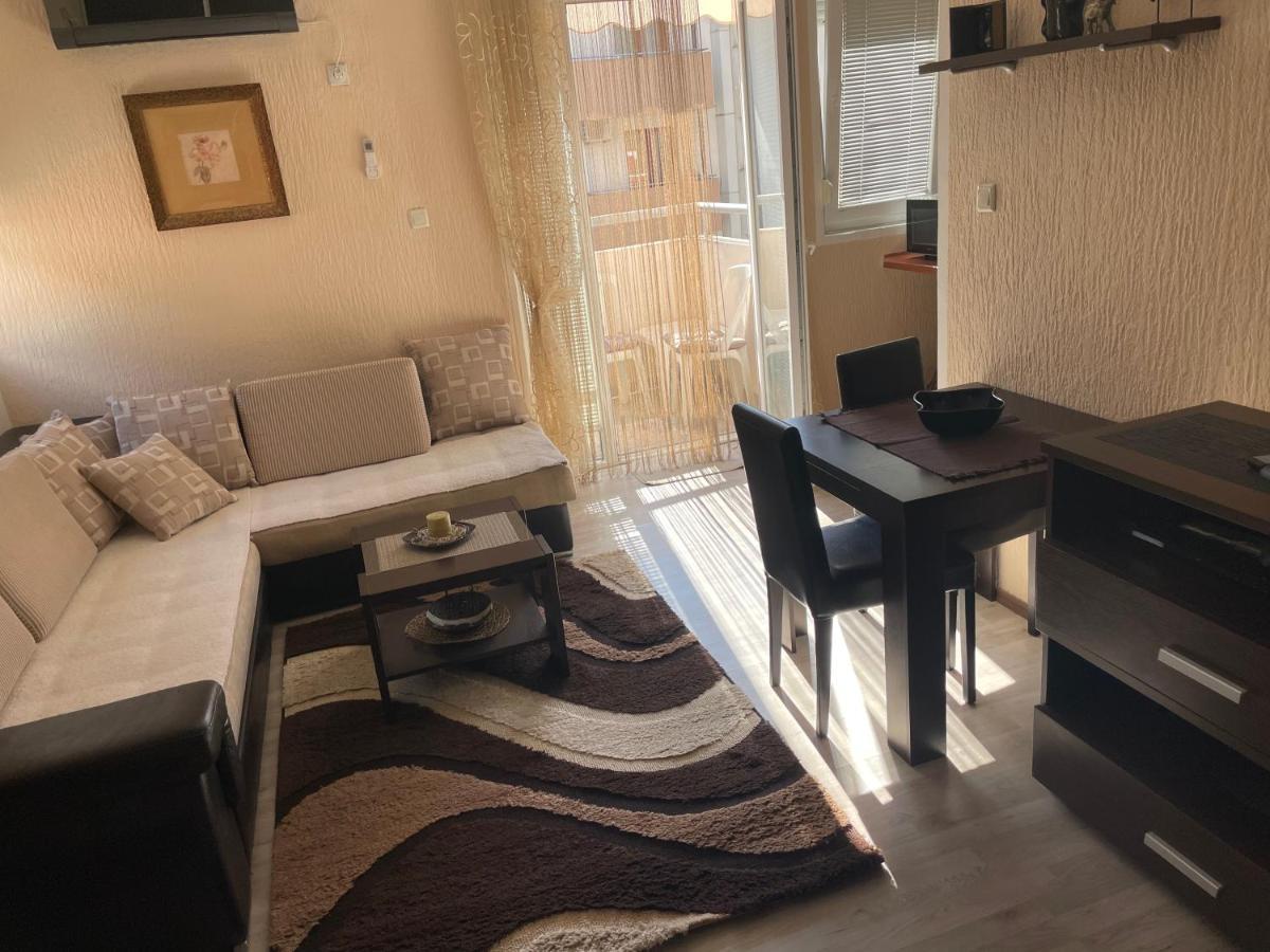 Studio Apartment For Rent In Будва Екстер'єр фото