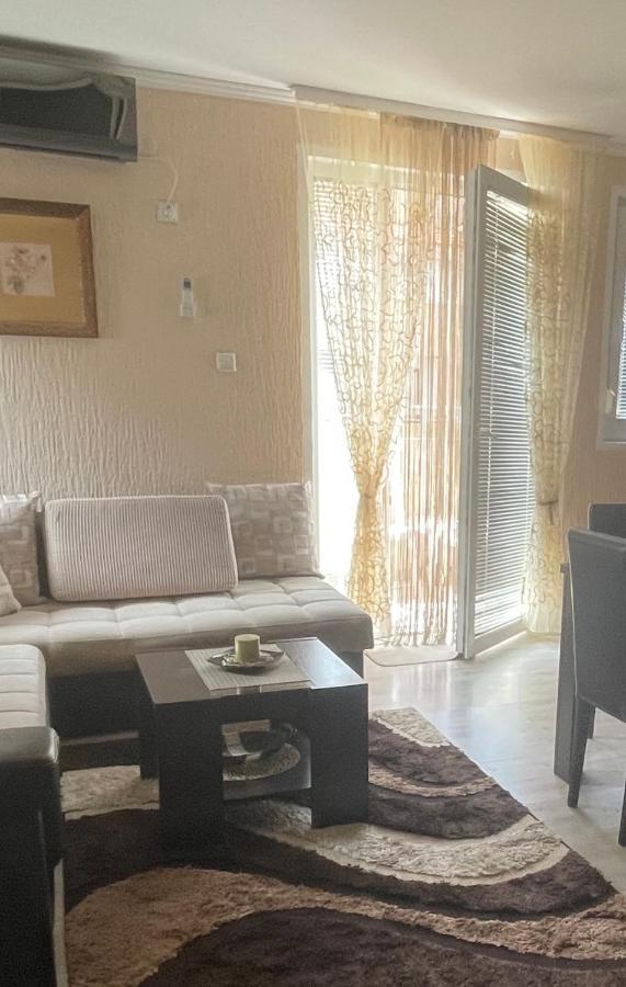 Studio Apartment For Rent In Будва Екстер'єр фото